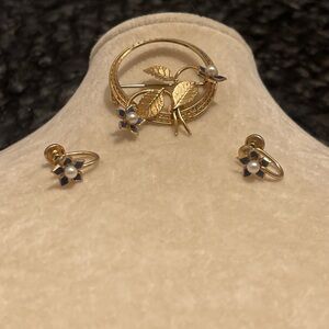 Vintage Milano 12K gold filled Pearl leaf Brooch w/screw on Earrings blue enamel